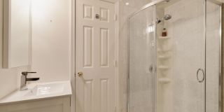 ONE LEVEL LIVING!! in Potomac 4-5 bed 4 baths / Close in Potomac Gallery 38