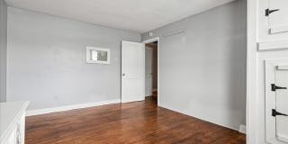 3914 Erdman Avenue - 1 Gallery 10