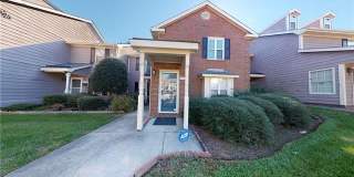 Amazing top floor condo close to it all! Gallery 1