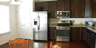 652 E CHESTNUT Street Gallery 8