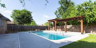 Luxurious Oasis with Poolside Serenity: Discover 17300 Zinc Drive, Edmond Gallery 6