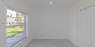913 NE 2nd St Gallery 26