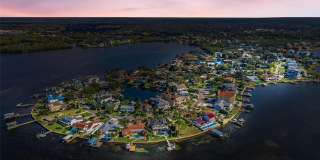 110 CARLYLE CIRCLE Gallery 84