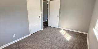 4 bedroom/1 bath/detached storage building Gallery 20