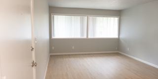 Uptown Lake Oswego Gallery 53
