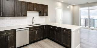 Artisan on 39th Gallery 76