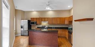 1046 N Milwaukee Avenue Gallery 9