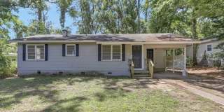 4 bed 2 bath house, Walk to Stadium!! Available July 2026 Gallery 1