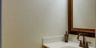 Beautiful 2BR/1.5BA home in a prime location within walking distance to West End and Vanderbilt University. Gallery 15