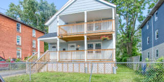 Lovely 3 Bedroom 1 Bathroom - 1st Floor with/ Washer and Dryer Lovely 3 Bedroom 1 Bathroom - 1st Floor with/ Washer and Dryer Gallery 1
