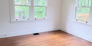 West Asheville Bungalow. 2 bedrooms, 1 bathroom. Great location! Gallery 14
