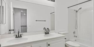 Desirable 4 Bedroom Home with Pool near Summerlin! Gallery 22