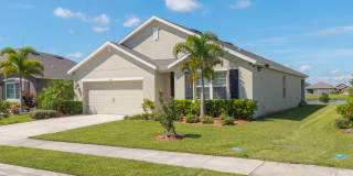 For Rent: Lakefront 4-Bedroom 2-Bathroom Home in Lakeside Palms Gallery 4