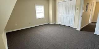 42 HOLLAND Avenue Gallery 28