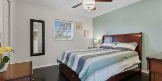 1447 GLENEAGLES DRIVE Gallery 37