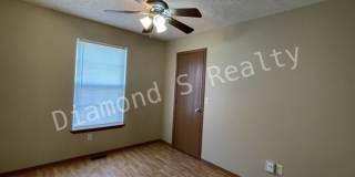 Cute 2 Bed Duplex Available Now - 2 bed, 2 bath, 1 car garage! Gallery 10