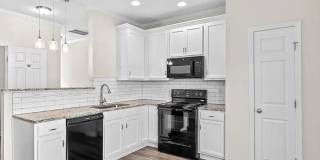 Spacious 3-Bedroom Townhome in Ganyard Farm Gallery 3