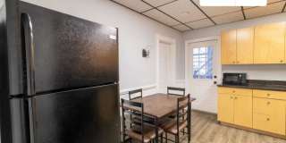 6 7th St. Gallery 1