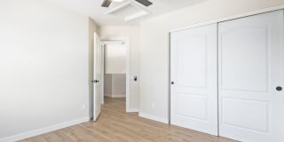 1018 W Kings Avenue Gallery 27