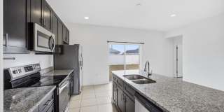 Stunning 4-Bedroom, 2-Bath Home in Poinciana with Modern Upgrades Gallery 9