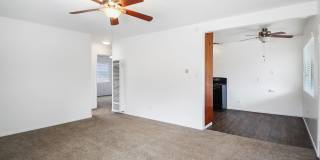 Ocean Beach/Point Loma: 2 BR in Ideal Location w/ 2 Parking Spaces Ocean Beach/Point Loma: 2 BR in Ideal Location w/ 2 Parking Spaces Gallery 1