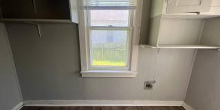 Cute 3 bedroom / 1 bathroom house with fenced in yard and shed In Joplin MO!! Gallery 11