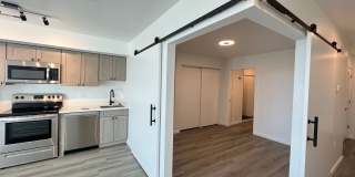 725 W Pratt Gallery 29