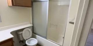 Charming Downstairs 1 Bedroom, 1 Bathroom Apartment in a Quiet Community Gallery 7
