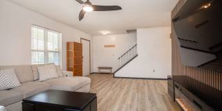 936 Camp Street Gallery 15