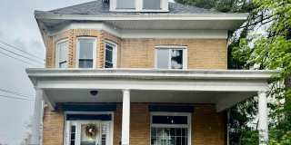 Newly renovated spacious 4 bedroom home in Sheraden - AVAILABLE OCTOBER! Gallery 1