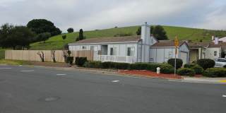 Beautifully remodeled 3 bedroom, 2 bath Home with bonus room Gallery 1