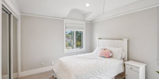 1749 Hill St Gallery 40