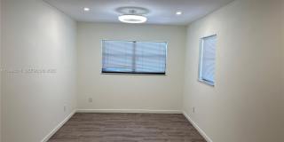 1411 SW 24th Ct Gallery 10