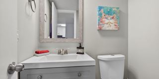 Bright & Spacious 1BR Retreat Near Beaches & Shopping Gallery 20