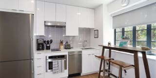 âme at Meridian Hill Gallery 13