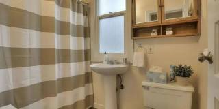 5bd/2.5ba in the Heart of Capitol Hill Gallery 12