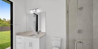 50 Ne 4th St Gallery 6