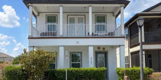 Move-In Ready Windermere Carriage House – Private Living in a Prime Location Gallery 3