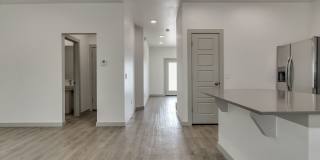 Brand New 3 Bed 2.5 Bath Duplex Includes Office Space (See Contact Info Below) Gallery 14