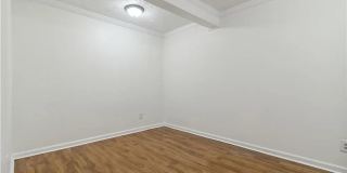 Room in 2 Bedroom Home at Wedgewood Dr Gallery 6