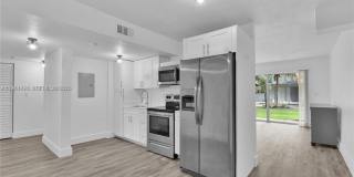 9371 Fontainebleau Blvd Gallery 1