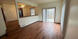 Easy commute to Downtown, West - 3 bedroom, 1.5 bath duplex with yard, garage Gallery 3