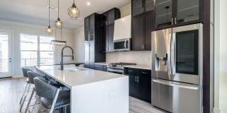 Exquisite 3-bedroom, 3.5-bath, 2-car garage townhome in downtown Tyler! Gallery 11