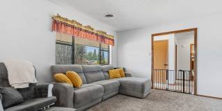 Spacious 3 bedroom 2 bath home with Solar Panels Gallery 22