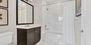 5000 Royal Court Gallery 17