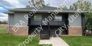 Move in Discount - 3 bedroom, 1 bathroom apartment in Parowan Gallery 1