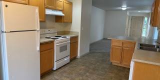 Updated 2 Bedroom, 2 bath Duplex in Springfield Gallery 7