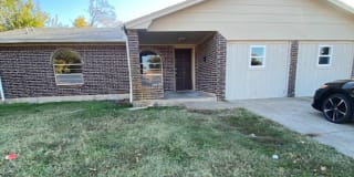 9816 NE 5th St Gallery 1