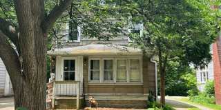 800 S Depeyster “Treehouse” | Room 1 Available for 2026–2027 Gallery 1