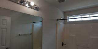 Room in 4 Bedroom Home at Genlee Dr Gallery 31